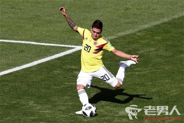 世界杯日本2-1哥伦比亚 金特罗任意球破门