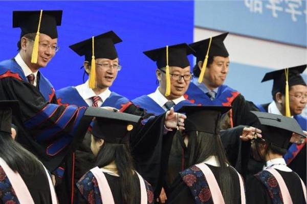 吴朝晖在浙大的地位 吴朝晖校长在浙江大学2015届研究生毕业典礼上的讲话