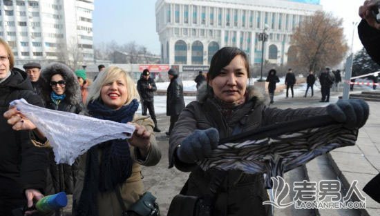 俄罗斯禁止生产销售蕾丝内裤遭妇女抗议