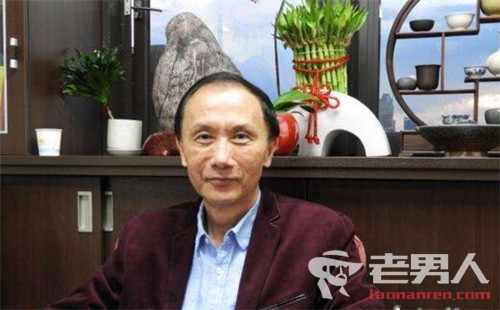 >台北市议员李新今晨坠楼身亡 64岁的他曾吞70多颗安眠药