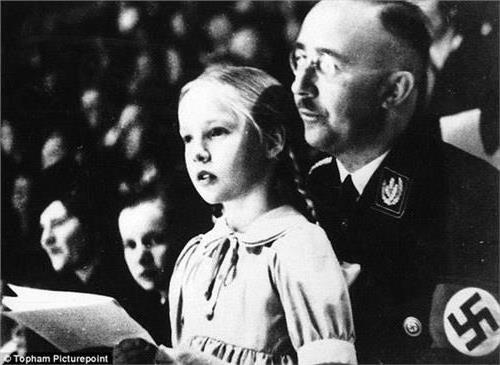 >德国纳粹战犯海因里希·希姆莱的女儿古德伦·希姆莱现身
