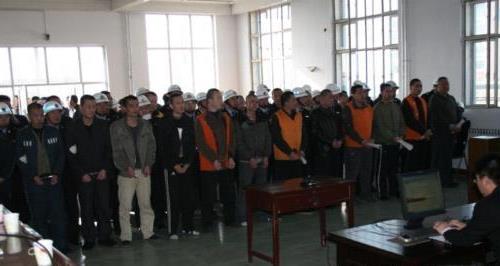 >【呼和浩特黑社会】呼和浩特市韩老六特大黑社会团伙案一审宣判 29人获刑