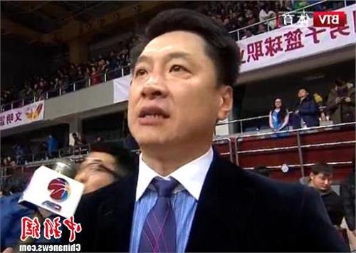 闵鹿蕾和李春江对骂 北京晚报:闵鹿蕾和李春江 两个男人一台戏