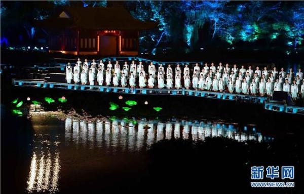 >月光下的中国欧震 西湖上月光下倒影中 全景解密这场“最忆是杭州”美得不像话的背后……