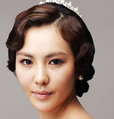 >韩式新娘发型 简单唯美盘发设计