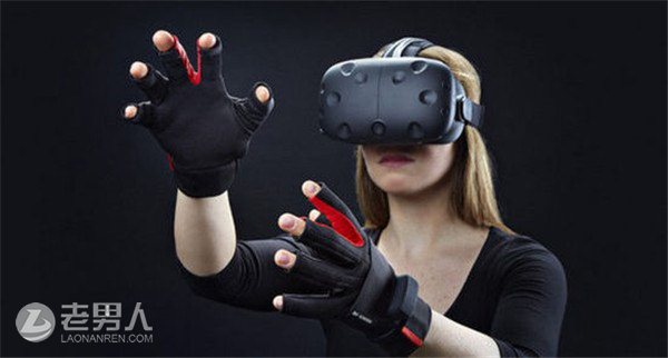 玩VR游戏摔断门牙 体验此类游戏如何保证自身安全