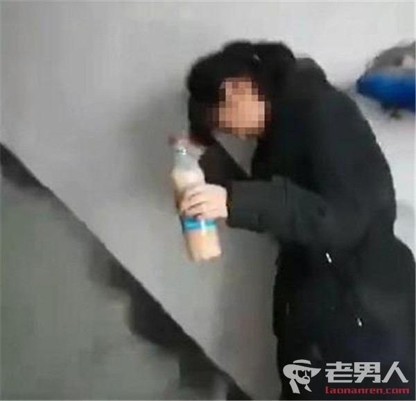 >女学生遭多人欺凌 被逼喝下不明液体