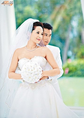 郭羡妮自揭4月香港注册 低调完婚尽快努力造人