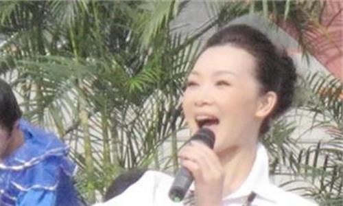 吕薇梅花雪 著名歌唱家吕薇助阵第八届中艺盛典
