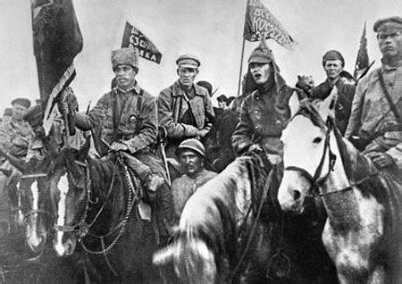 1938年苏军曾派机械化团进驻新疆保卫军阀盛世才