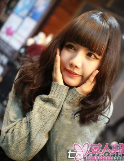 2012流行韩式瘦脸卷发  打造瘦脸人气发型