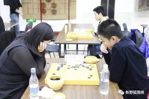 >张璇围棋 首届中国女子围棋名人张璇:棋与女儿同在