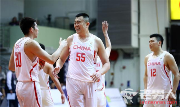 男篮世预赛：六人得分上双 中国蓝队111-58大胜中国香港