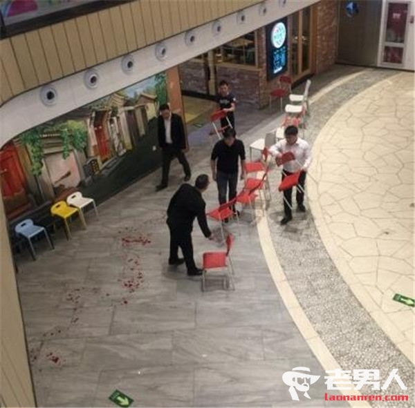 北京西单持械行凶致1死12伤 嫌疑犯男子当场被抓
