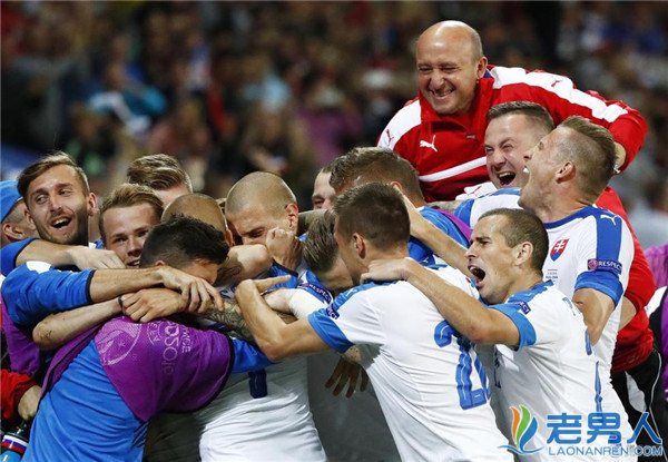 >欧洲杯B组第二轮俄罗斯1-2负斯洛伐克 哈姆西克世界波