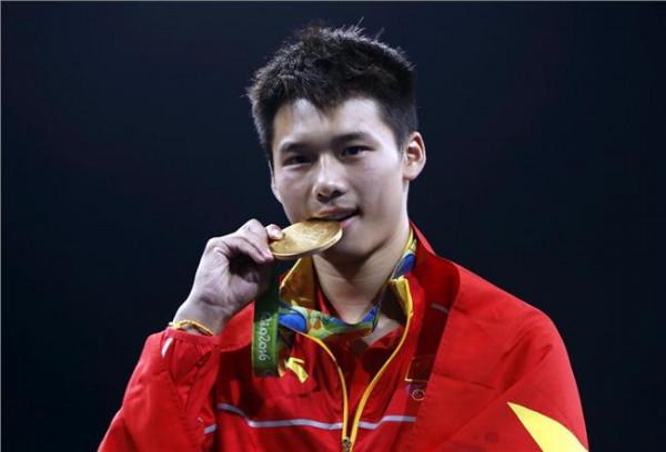 冯珊珊高尔夫 冯珊珊夺高尔夫铜牌 中国历史第一块奥运高尔夫奖牌