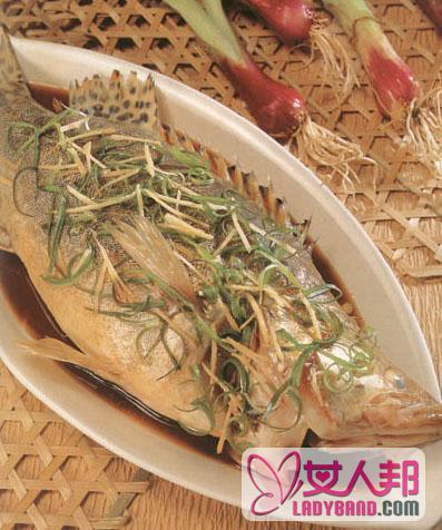 葱油桂鱼如何做好吃　葱油桂鱼的做法