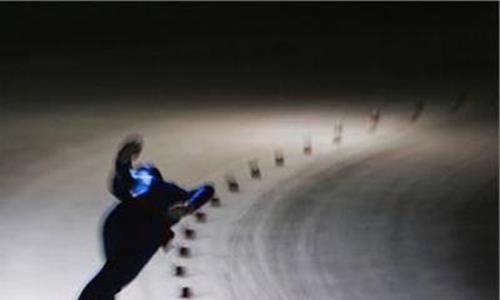 速度滑冰裁判 首届速度滑冰夏季训练营在大庆市滑冰馆举行