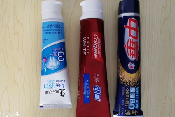 中华和黑人美白牙膏哪个好 三个国内热门美白牙膏对比评测