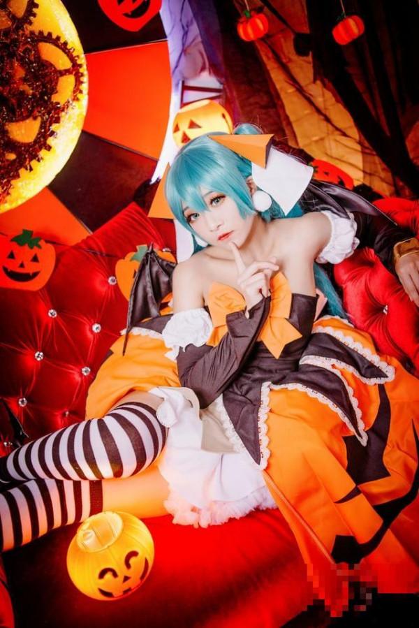 >捕捉一只南瓜miku！V家初音未来的COSPLAY欣赏