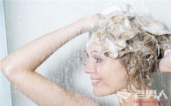 洗头发时掉头发怎么办 解析洗头发的两大误区