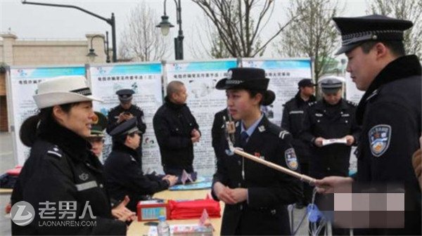 上海女警化身网红女主播 被赞直播界的一股清流