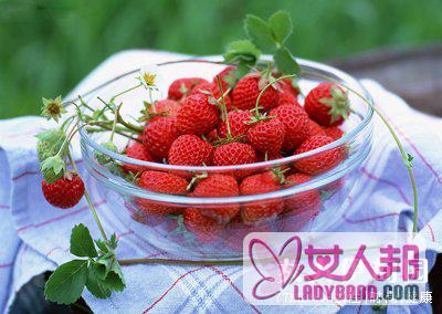教您五步避免买到激素草莓！