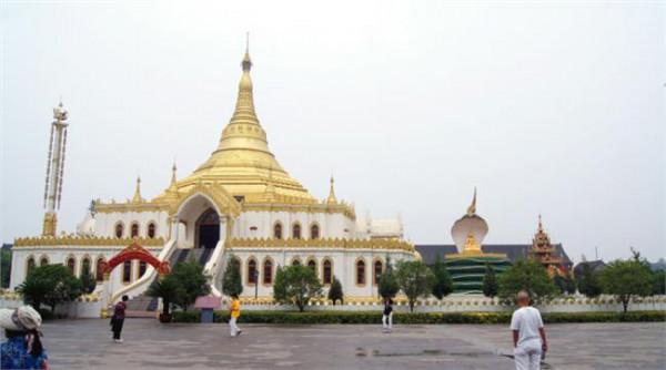 缅甸总统吴登盛夫人 缅甸总统吴登盛携夫人拜见中国佛教协会会长传印长老