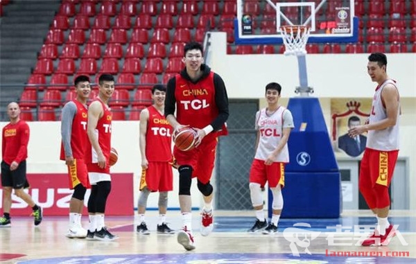 中国男篮世预赛12人名单出炉 周琦独挑大梁