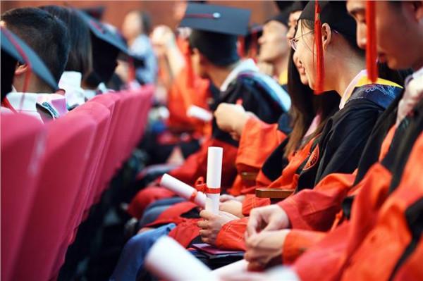 张颖中南大学 中南大学商学院2016届博士、硕士学位授予仪式隆重举行