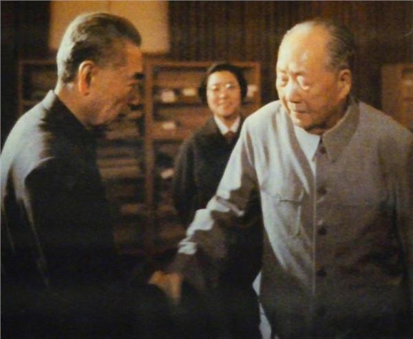 >俞珊与毛泽东 揭秘:哪场战役是毛泽东与周恩来合作的起点?
