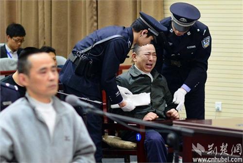 >媒体称刘汉在案件审讯后期崩溃 几乎每日一哭