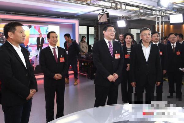湖南卫视坚持“新闻立台” 黄金档力推《社会主义“有点潮”》