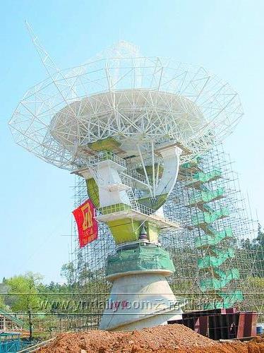 中国“嫦娥奔月”工程进展顺利