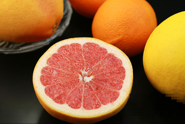 >葡萄柚图片_葡萄柚怎么吃_葡萄柚汁的食用方法！推荐分类