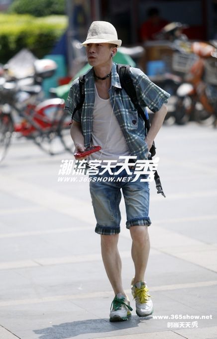5月杭州街拍 夏季英伦风彰显男性气质