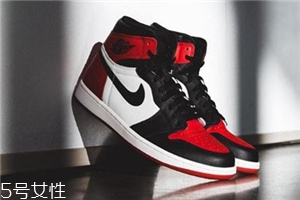 aj1黑红脚趾真假对比 轻松鉴定aj1黑红脚趾