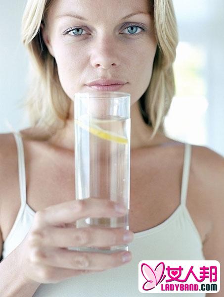 喝水时间分五次 减肥排毒轻松瘦