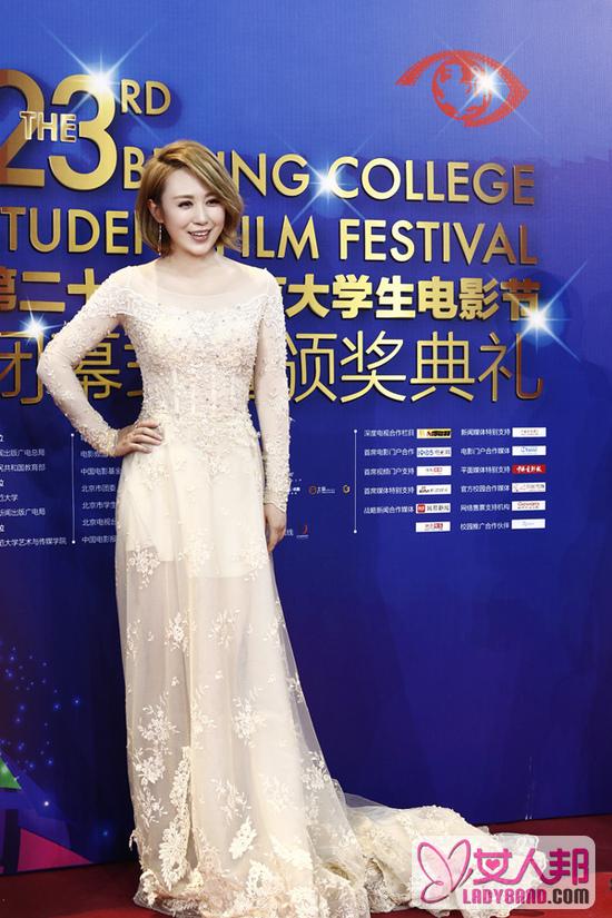 马丽亮相北京大学生电影节 称想享受大学生活