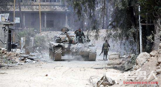 美国威胁48小时内对叙利亚动武 俄军已处战备状态