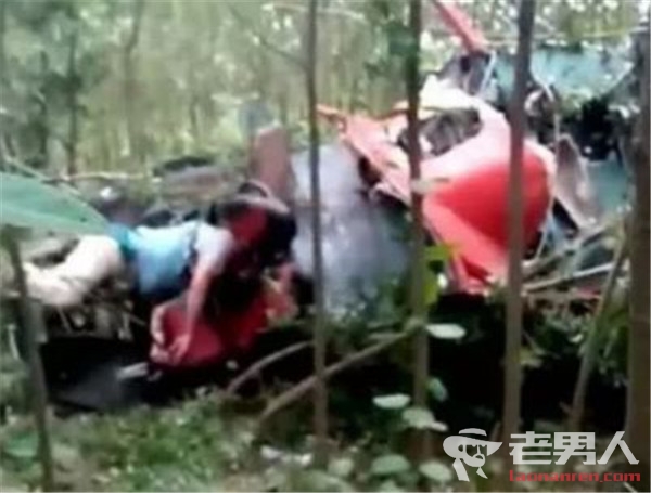 >安徽一直升机撞上高压线坠毁 飞行员不幸遇难坠机原因不明