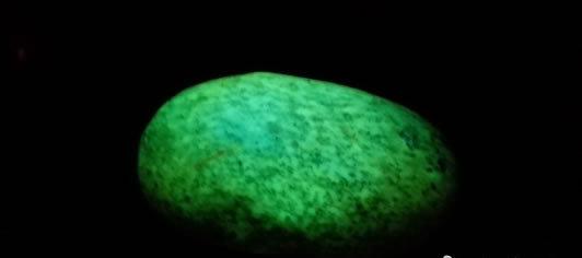 云南陨石现夜明珠价值上亿 有着一亿多年历史