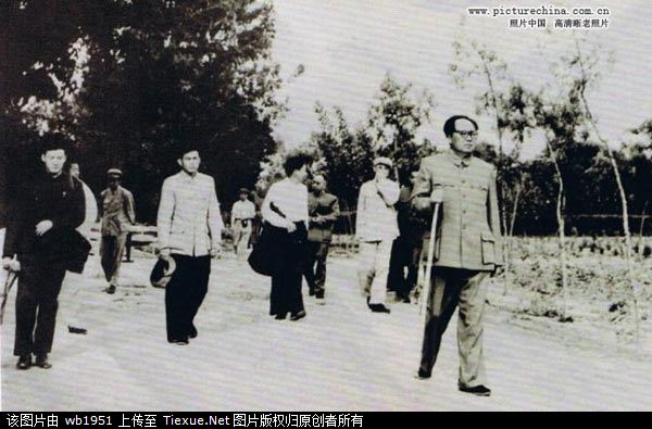 >柳亚子重庆谈判 重庆谈判时毛泽东的最坏打算:去给蒋介石“洗脸”