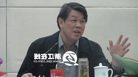 >陆东福的秘书 铁道部副部长陆东福:这个问题伤害了铁路职工的感情
