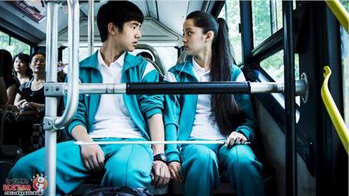>刘星阳老公 电影版北京爱情故事刘星阳与宋歌公交车上一起听的歌曲叫什么名字