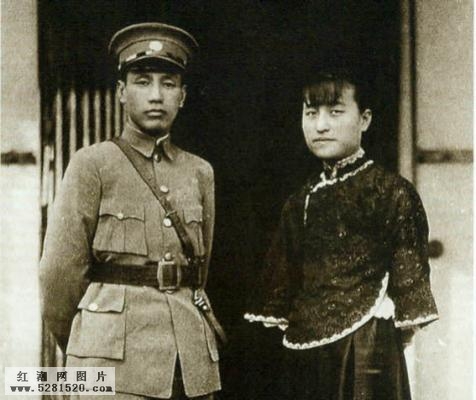 蒋介石为娶宋美龄与前妻陈洁如约定5年后复婚