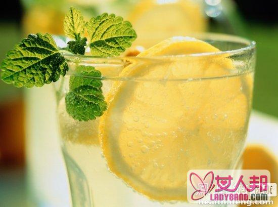柠檬不只用来泡水喝 令人惊奇的11种用法