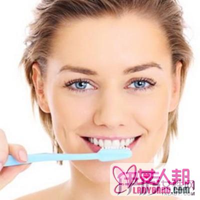 >早上刷牙出血是怎么回事 5个方法教你预防牙龈出血