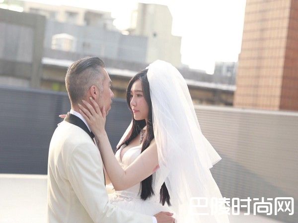 张兆志拍婚纱伸舌头挑逗老婆许允乐