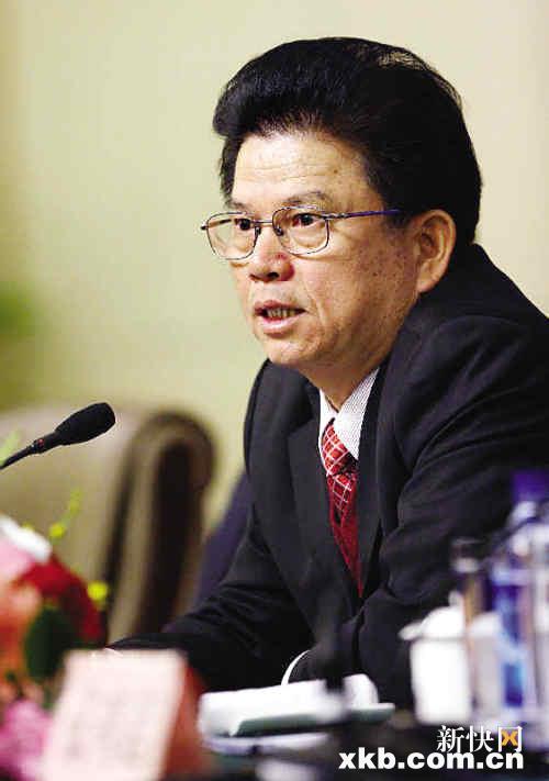 邓维龙等代表:建议刑法增加“欠薪罪”条款